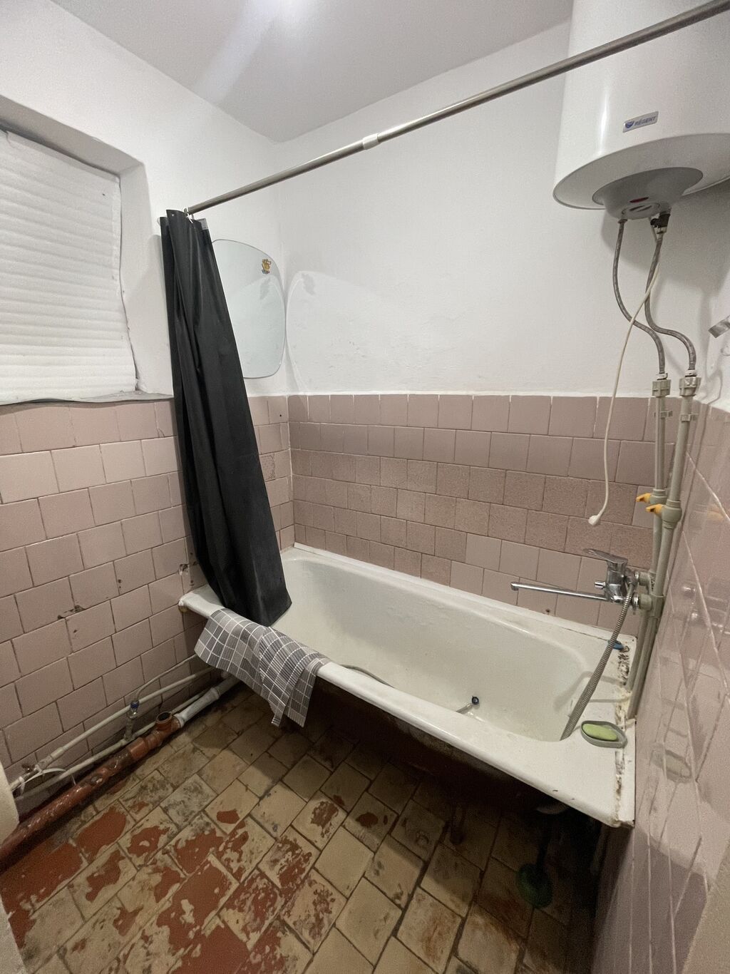 3 комнаты, 58 м², 105 серия, 1 этаж, Требуется ремонт: фото 8