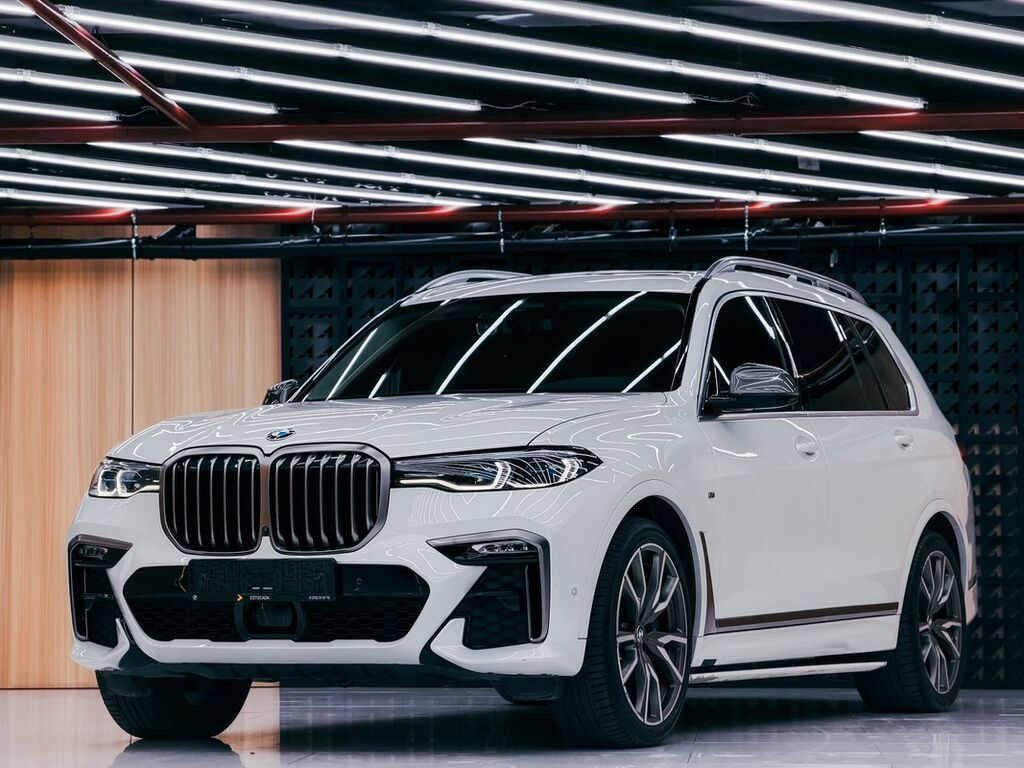 BMW X7: 2021 г., 4.4 л, Автомат, Бензин, Внедорожник: фото 2