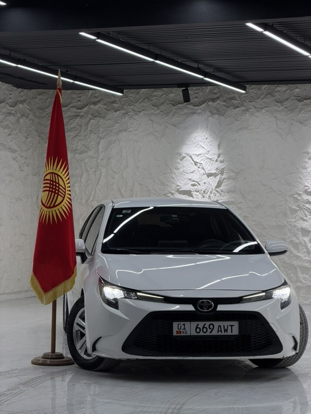 Toyota Corolla: 2021 г., Бензин, Седан: фото 2