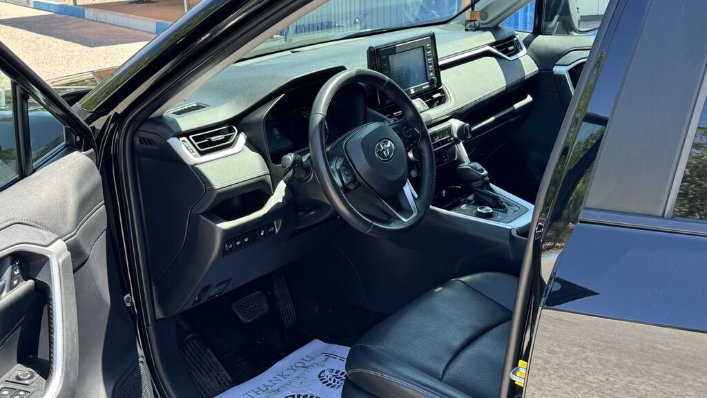 Toyota RAV4: 2019 г., 2.5 л, Автомат, Гибрид, Кроссовер: фото 3