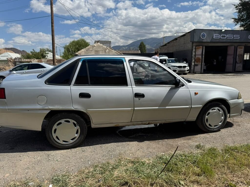Daewoo Nexia: 2011 г., 1.6 л, Механика, Бензин, Седан: фото 4