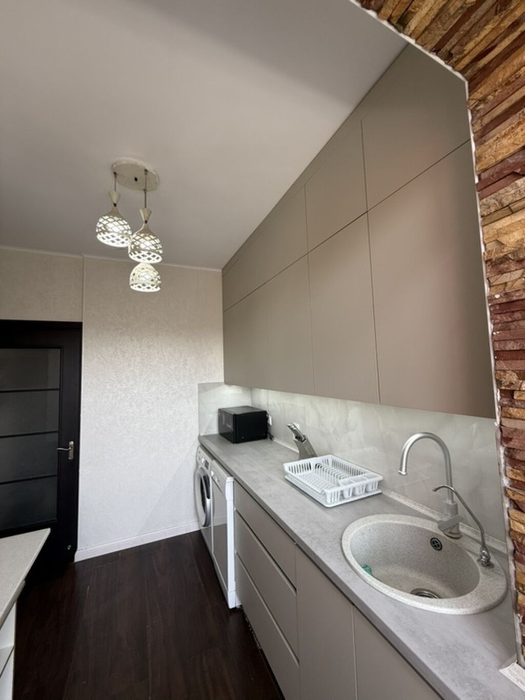 3 комнаты, 70 м², 106 серия, 9 этаж, Евроремонт: фото 6