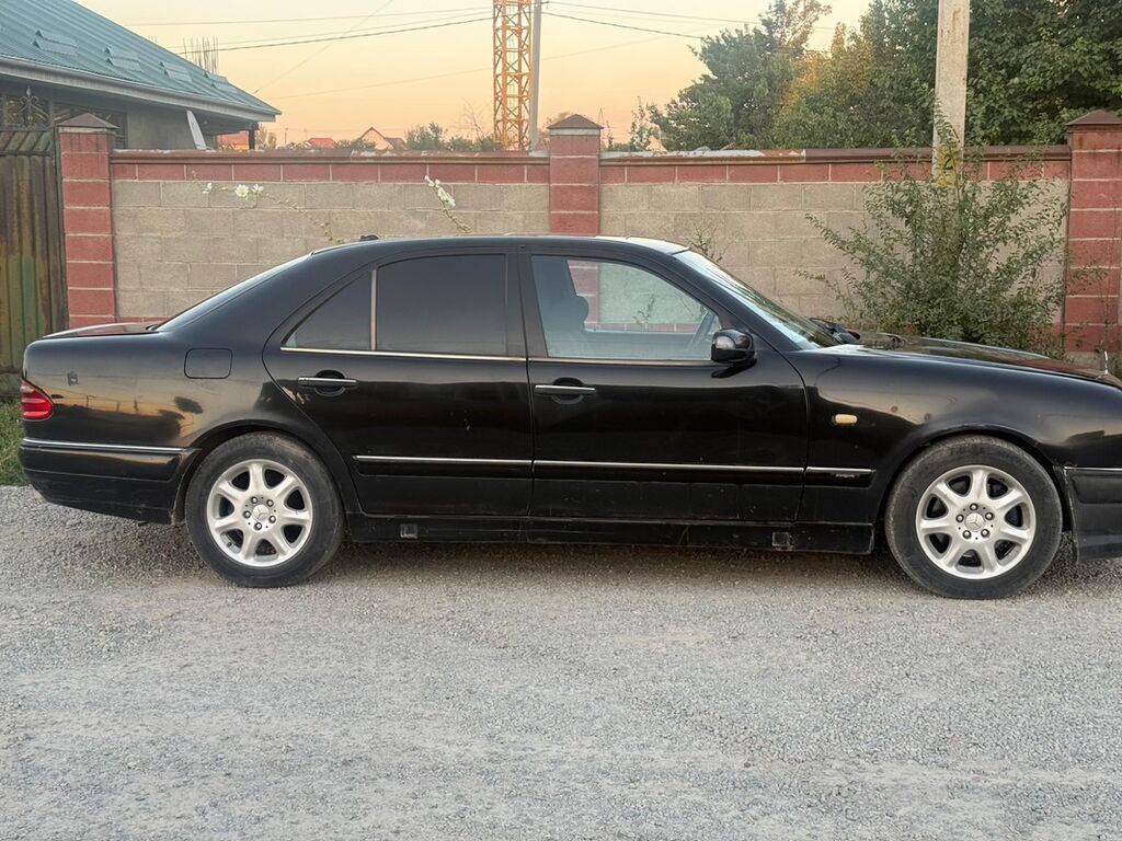 Mercedes-Benz E-Class: 1999 г., 2.4 л, Автомат, Бензин, Седан: фото 2