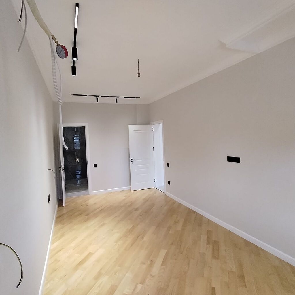 4 otaqlı, Yeni tikili, 205 kv. m