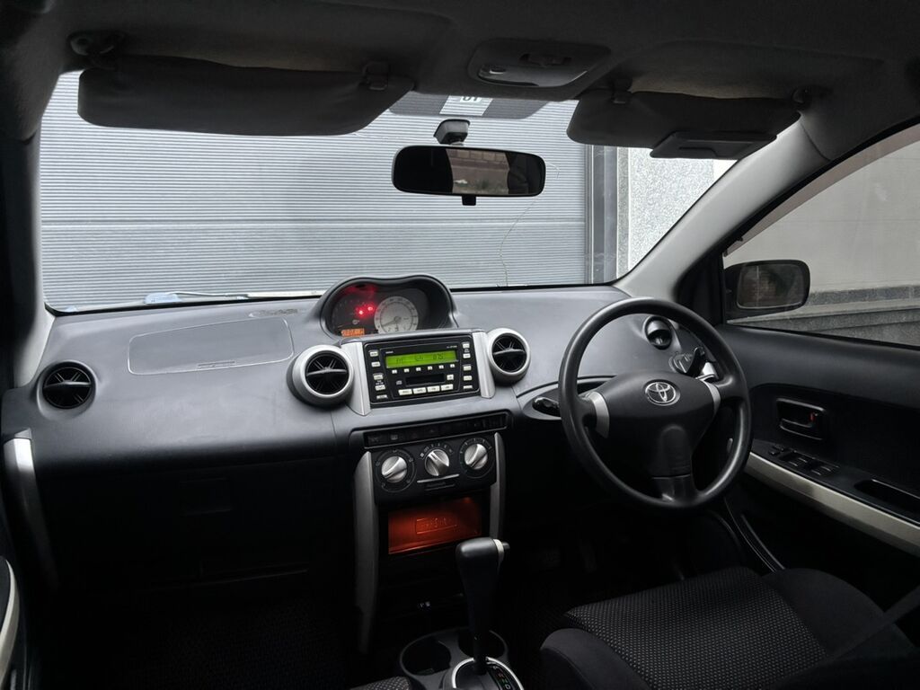 Toyota Ist: 2003 г., 1.3 л, Автомат, Бензин, Хэтчбэк: фото 6
