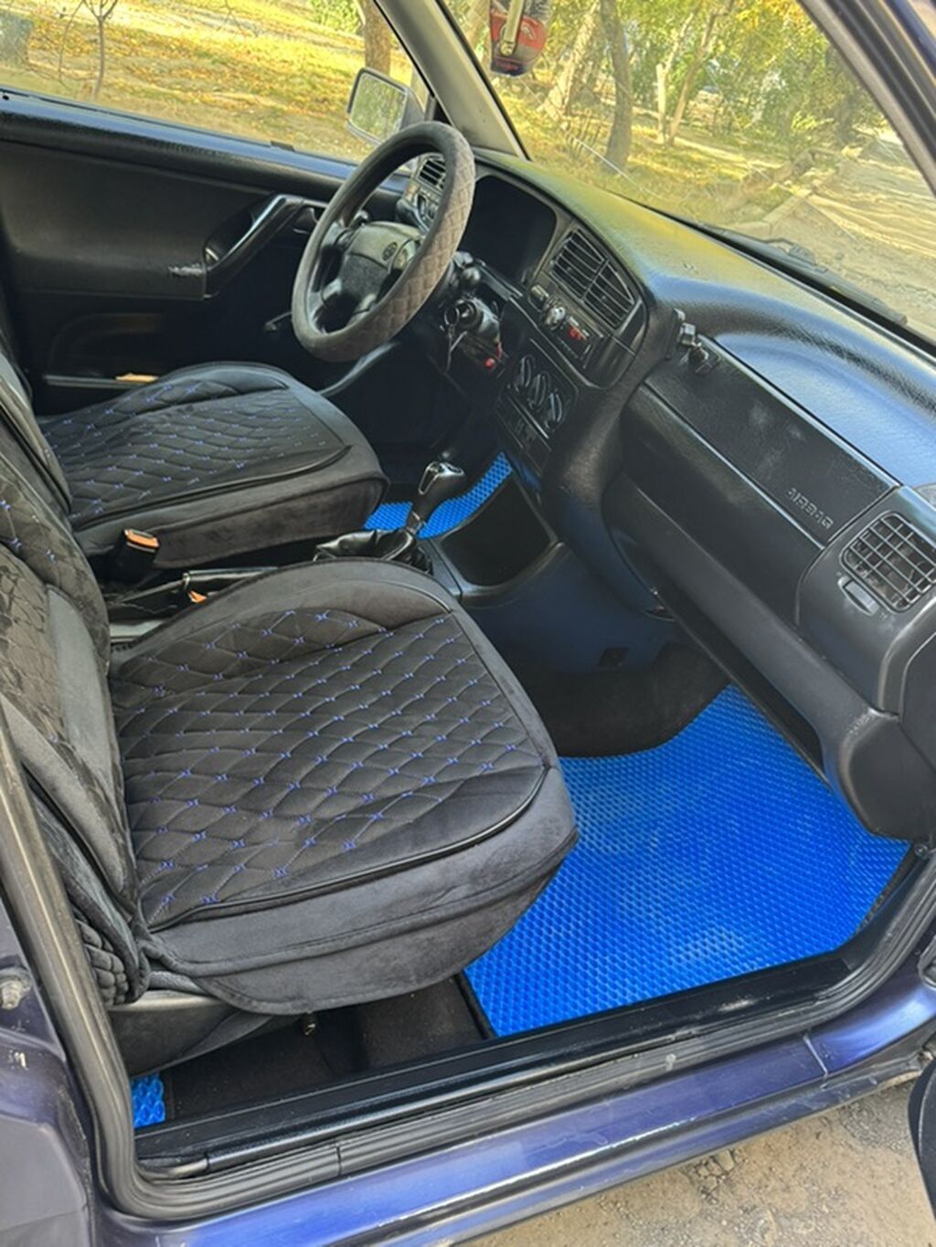 Volkswagen Golf: 1994 г., 1.6 л, Механика, Бензин, Хэтчбэк: фото 8