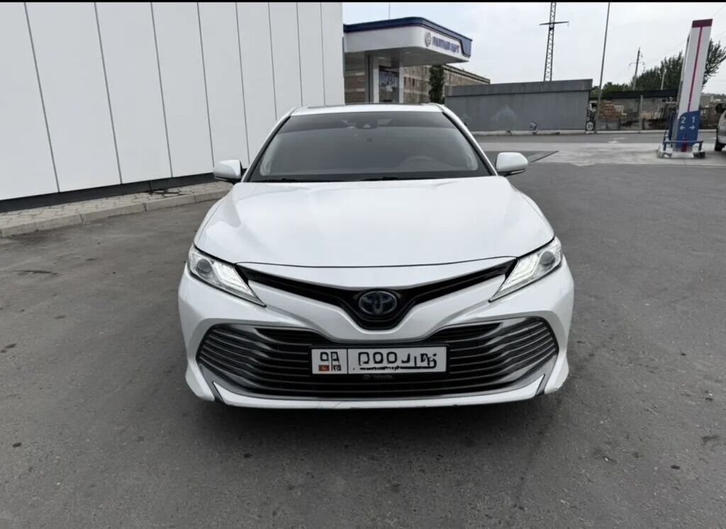 Toyota Camry: 2018 г., Автомат, Бензин, Седан — фото 3
