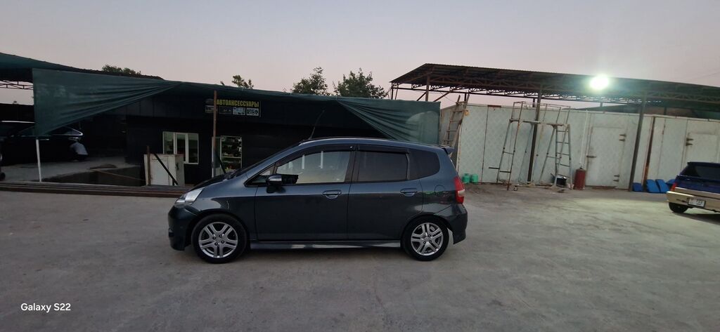 Honda Fit: 2007 г., 1.5 л, Автомат, Бензин, Хэтчбэк: фото 4