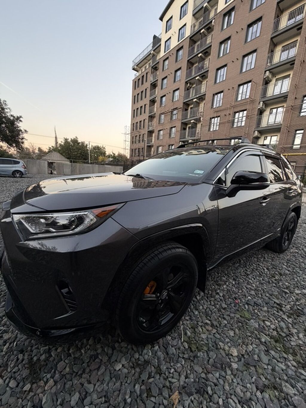 Toyota RAV4: 2019 г., 2.5 л, Автомат, Бензин, Кроссовер: фото 2