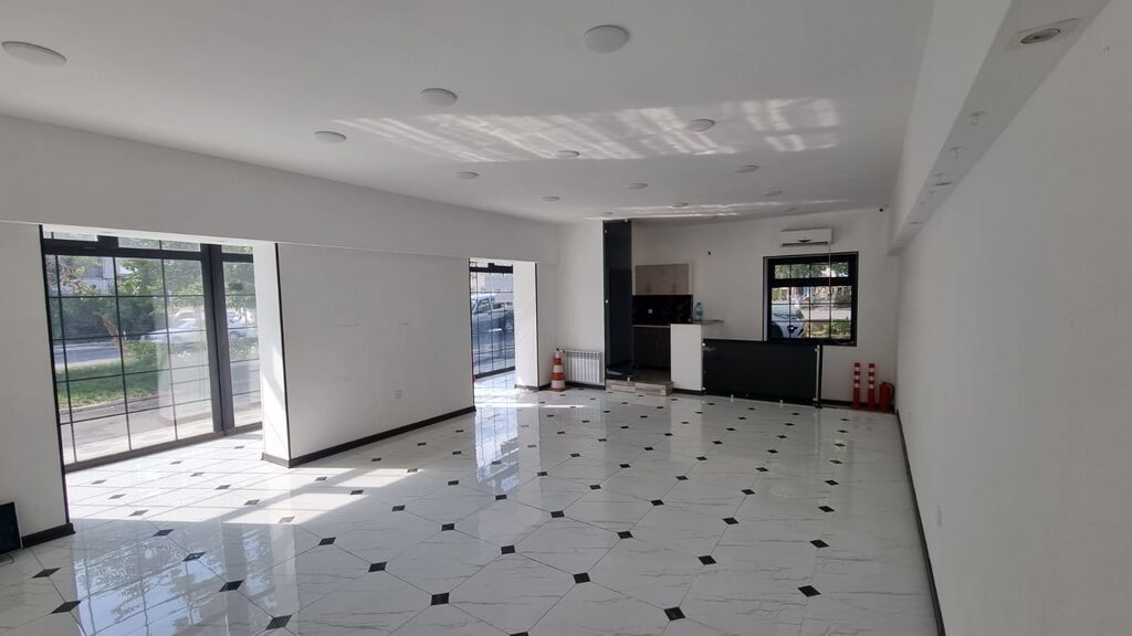 Ümumi 105 kvdır 1ci mərtəbə 75 kv zirzəmi isə 30 kvdır,qarışısında