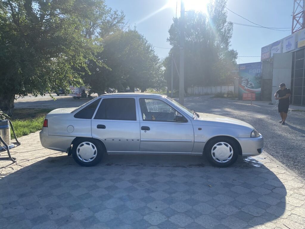 Daewoo Nexia: 2010 г., 1.6 л, Механика, Бензин, Седан: фото 4