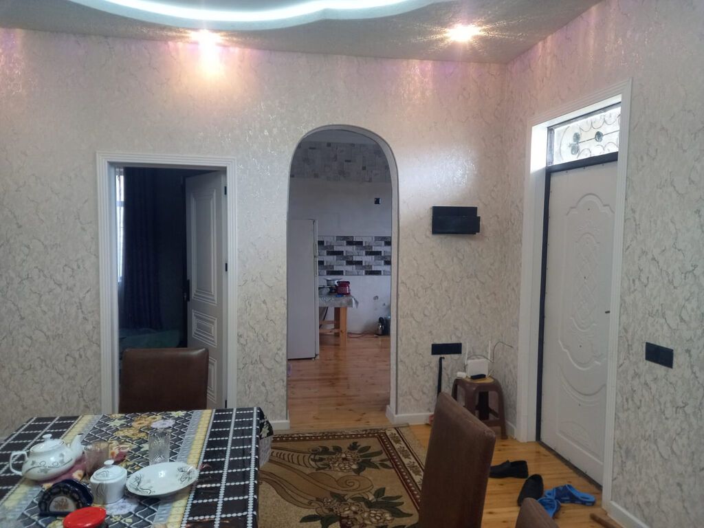 Binəqədi qəs. 4 otaqlı, 130 kv. m, Kredit yoxdur, Orta təmir