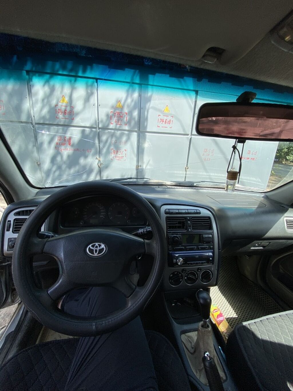Toyota Avensis: 2000 г., 1.6 л, Механика, Бензин, Седан: фото 5