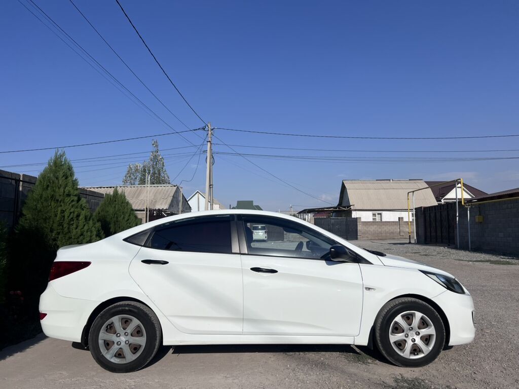 Hyundai Accent: 2013 г., 1.5 л, Автомат, Бензин, Седан: фото 4