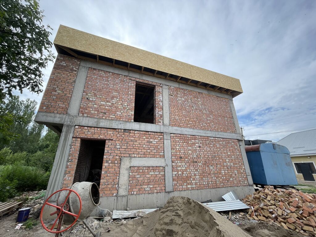 Продаю дом2 эт в селе Койташ ПСО вайтбокс. Площадь: 160 м2 Участок