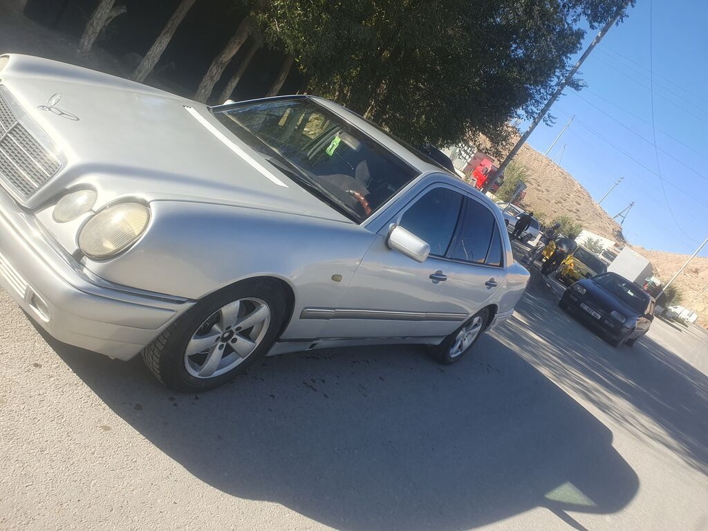 Mercedes-Benz E-Class: 1996 г., 3.2 л, Автомат, Бензин, Седан: фото 3