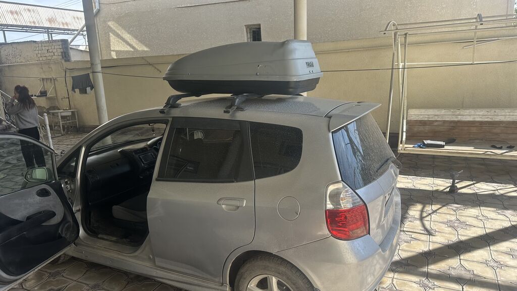 Автобокс на крышу Thule Sidekick + поперечины - Компактный бокс на: фото 7