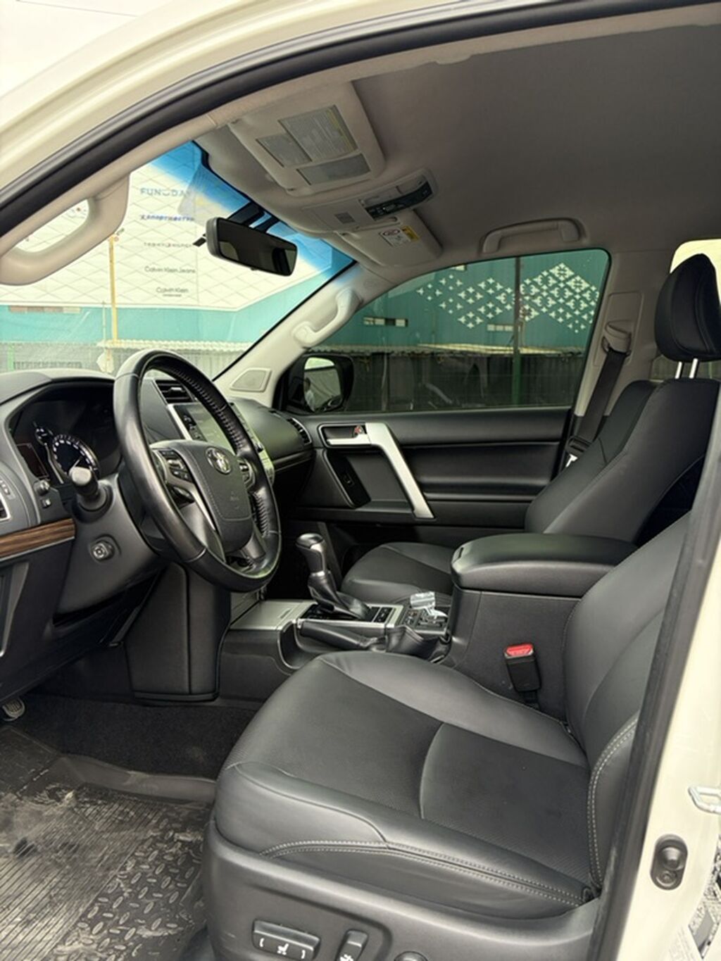 Toyota Land Cruiser Prado: 2022 г., 4 л, Автомат, Бензин, Внедорожник: фото 6