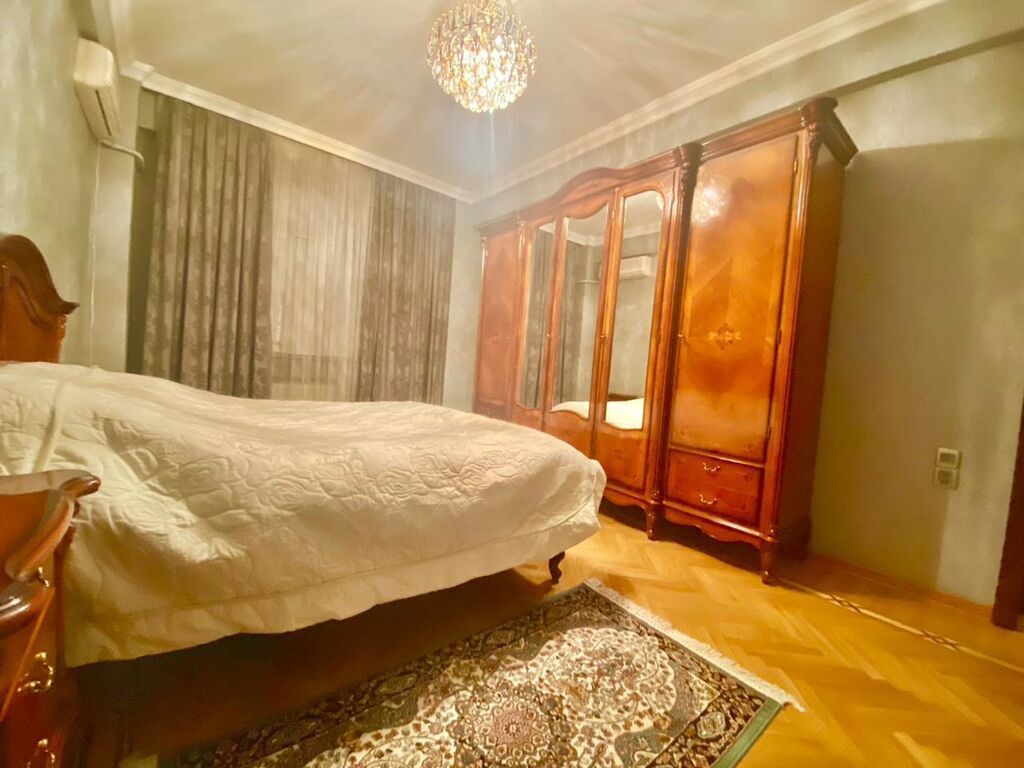 3 otaqlı, Yeni tikili, 130 kv. m