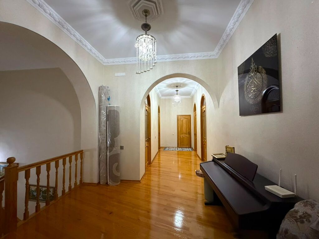 Qaraçuxur qəs. 5 otaqlı, 201 kv. m, Kredit yoxdur, Yeni təmirli