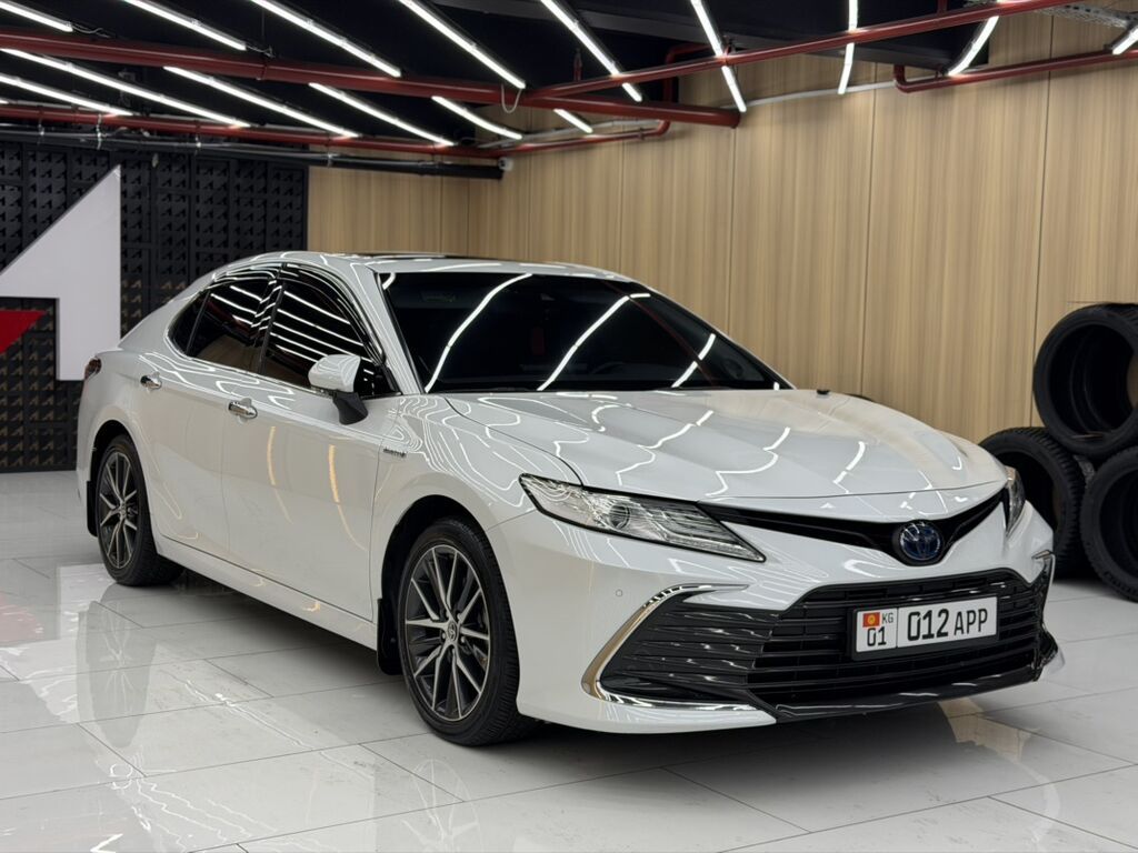Toyota Camry: 2021 г., 2.5 л, Автомат, Гибрид, Седан: фото 4
