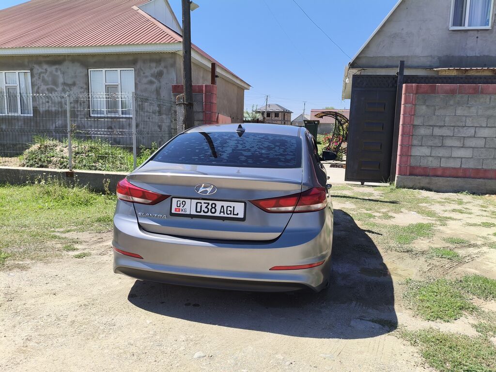 Hyundai Elantra: 2017 г., 2 л, Автомат, Бензин, Седан: фото 3