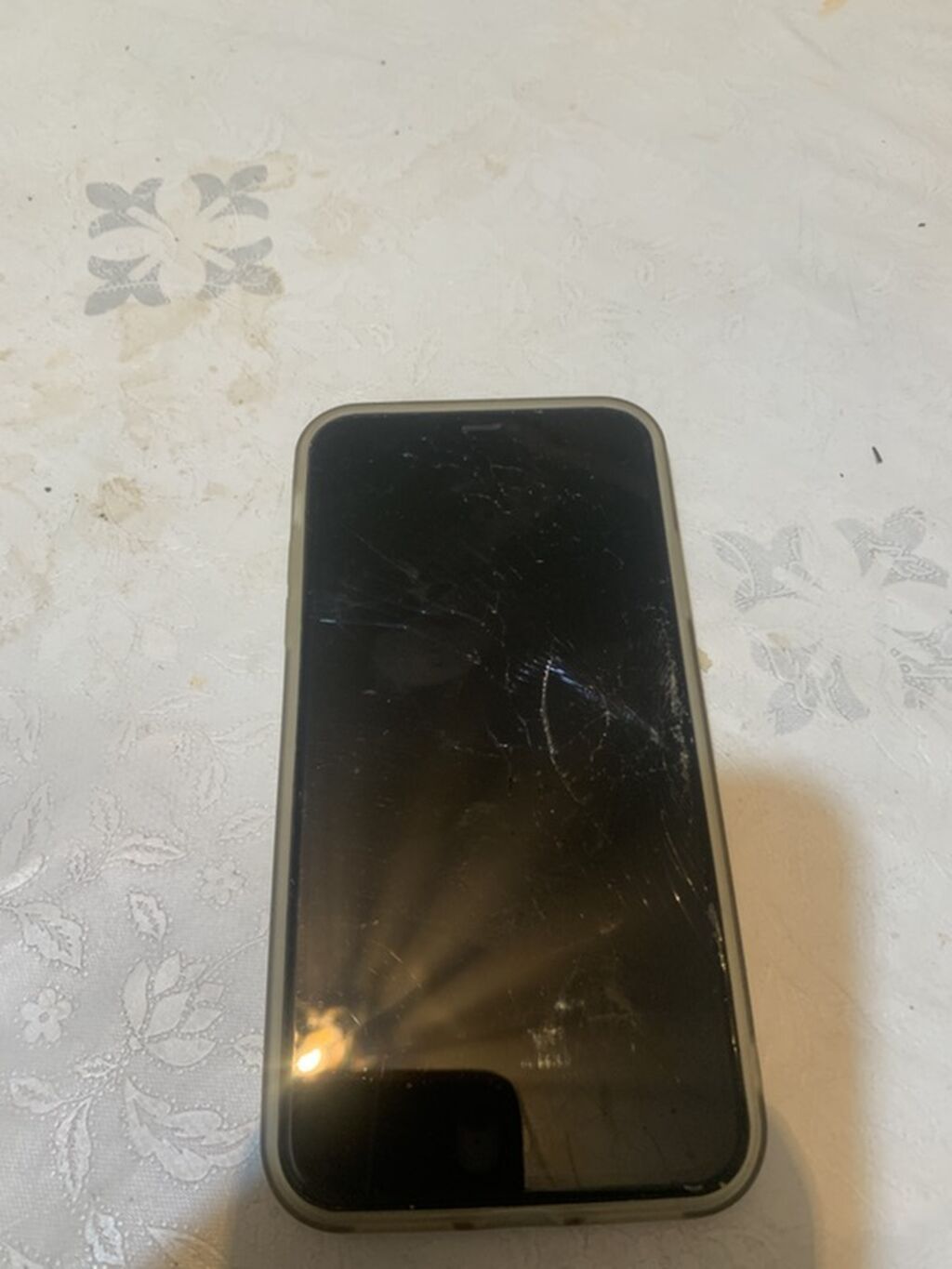 IPhone 11, зелёный (mint) - Корпус: стекло и алюминий, цвет Green. На: фото 4