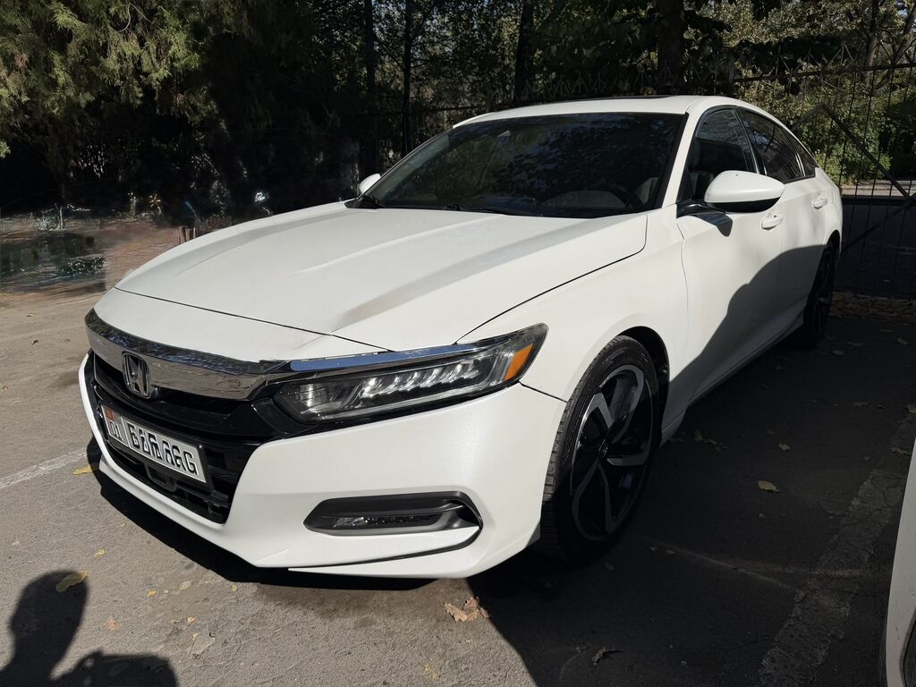 Honda Accord: 2021 г., 2 л, Автомат, Бензин, Седан: фото 2