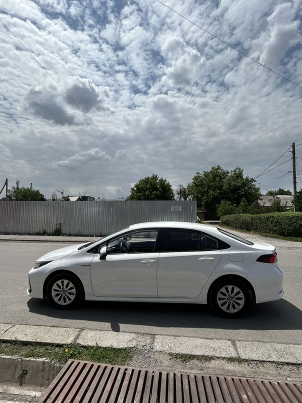 Toyota Corolla: 2021 г., 1.8 л, Вариатор, Гибрид, Седан: фото 4