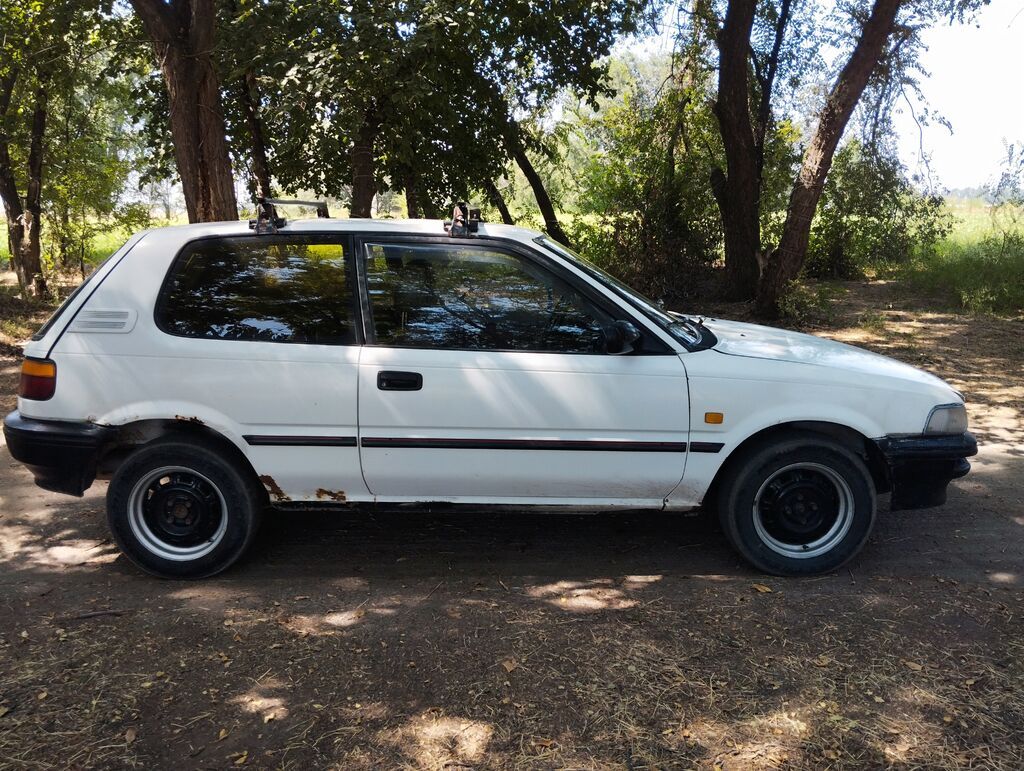 Toyota Corolla: 1991 г., Хэтчбэк: фото 6