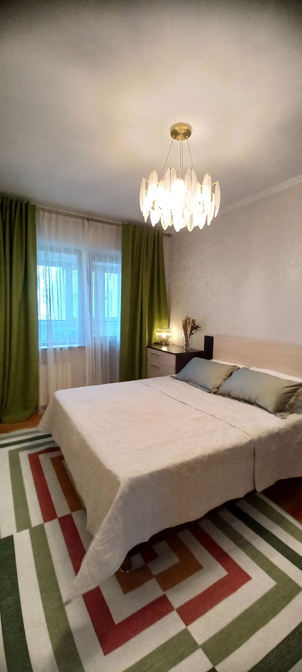 3 комнаты, 90 м², Пишпек Индивидуалка, 4 этаж, Свежий ремонт: фото 1