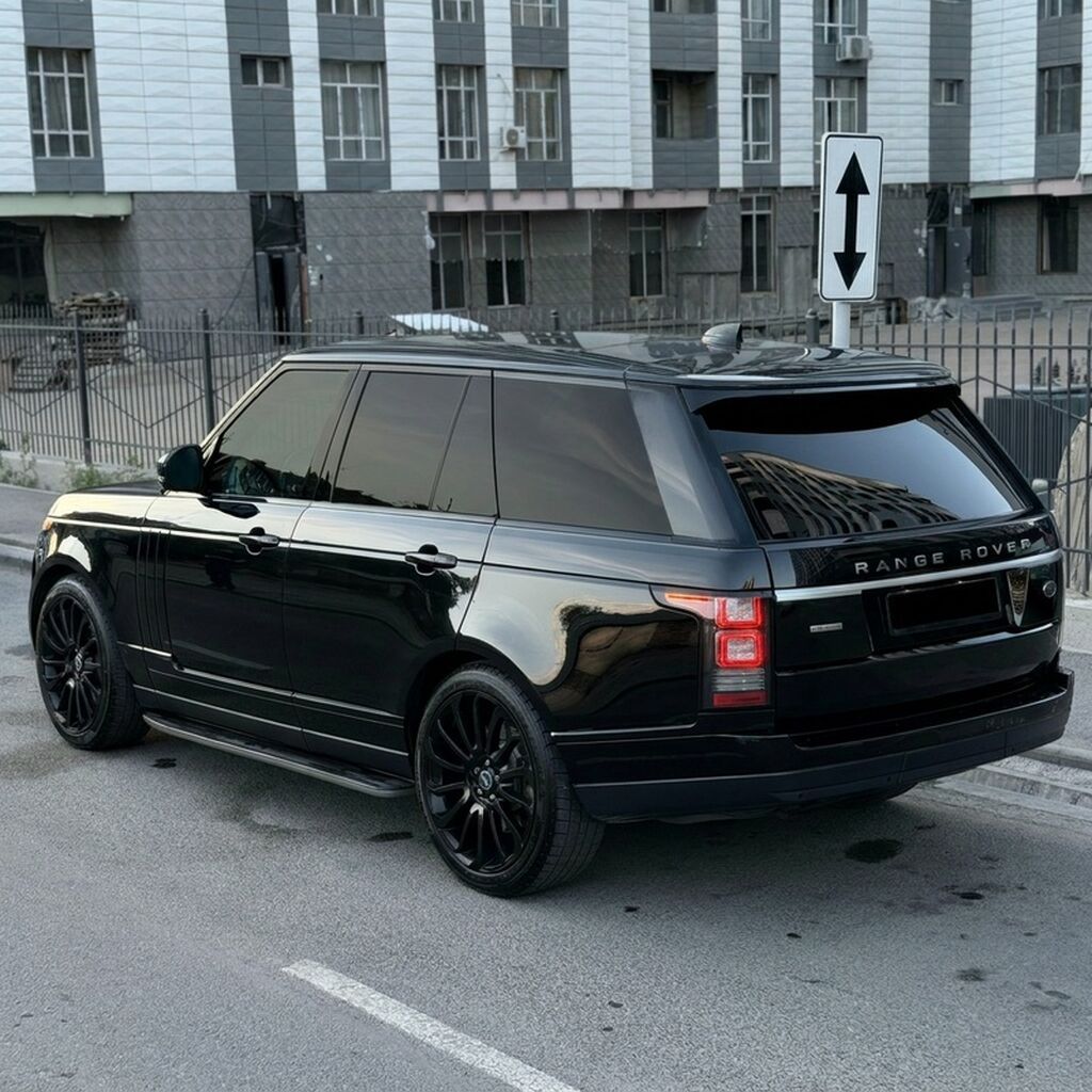 Land Rover Range Rover: 2017 г., 3 л, Автомат, Бензин, Внедорожник — фото 2