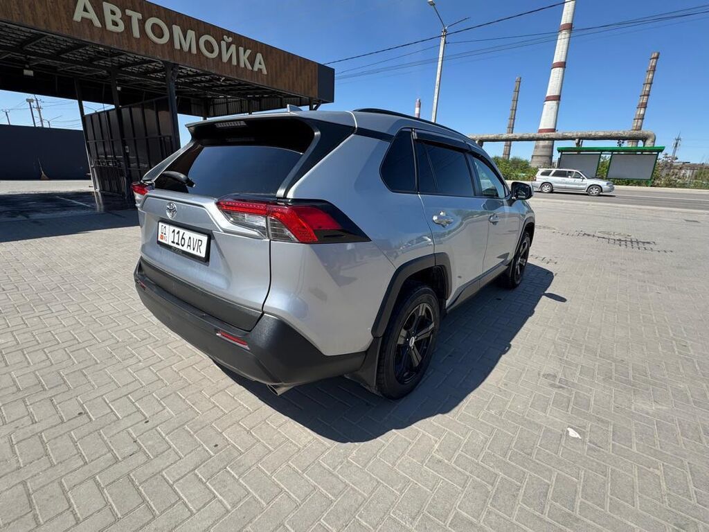 Toyota RAV4: 2020 г., 2.5 л, Автомат, Бензин, Кроссовер: фото 4