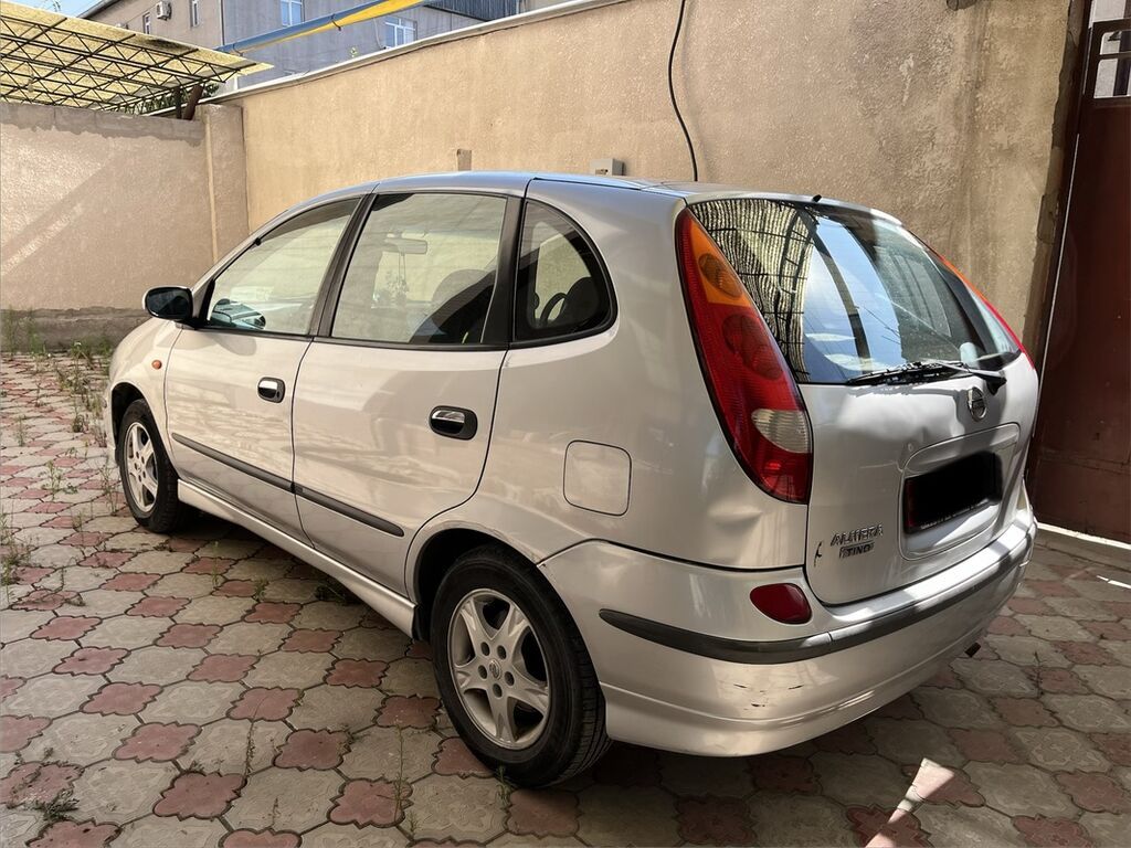 Nissan Almera Tino: 2005 г., 1.8 л, Механика, Бензин, Хэтчбэк: фото 3