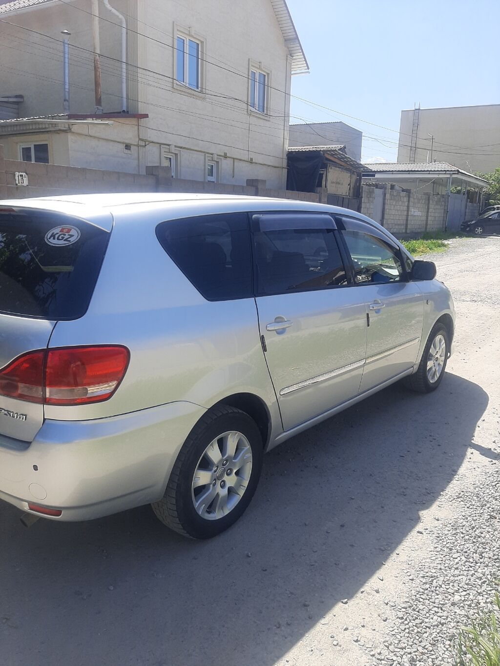 Toyota Ipsum 2001 г., 2.4 л, автомат, газ: фото 4