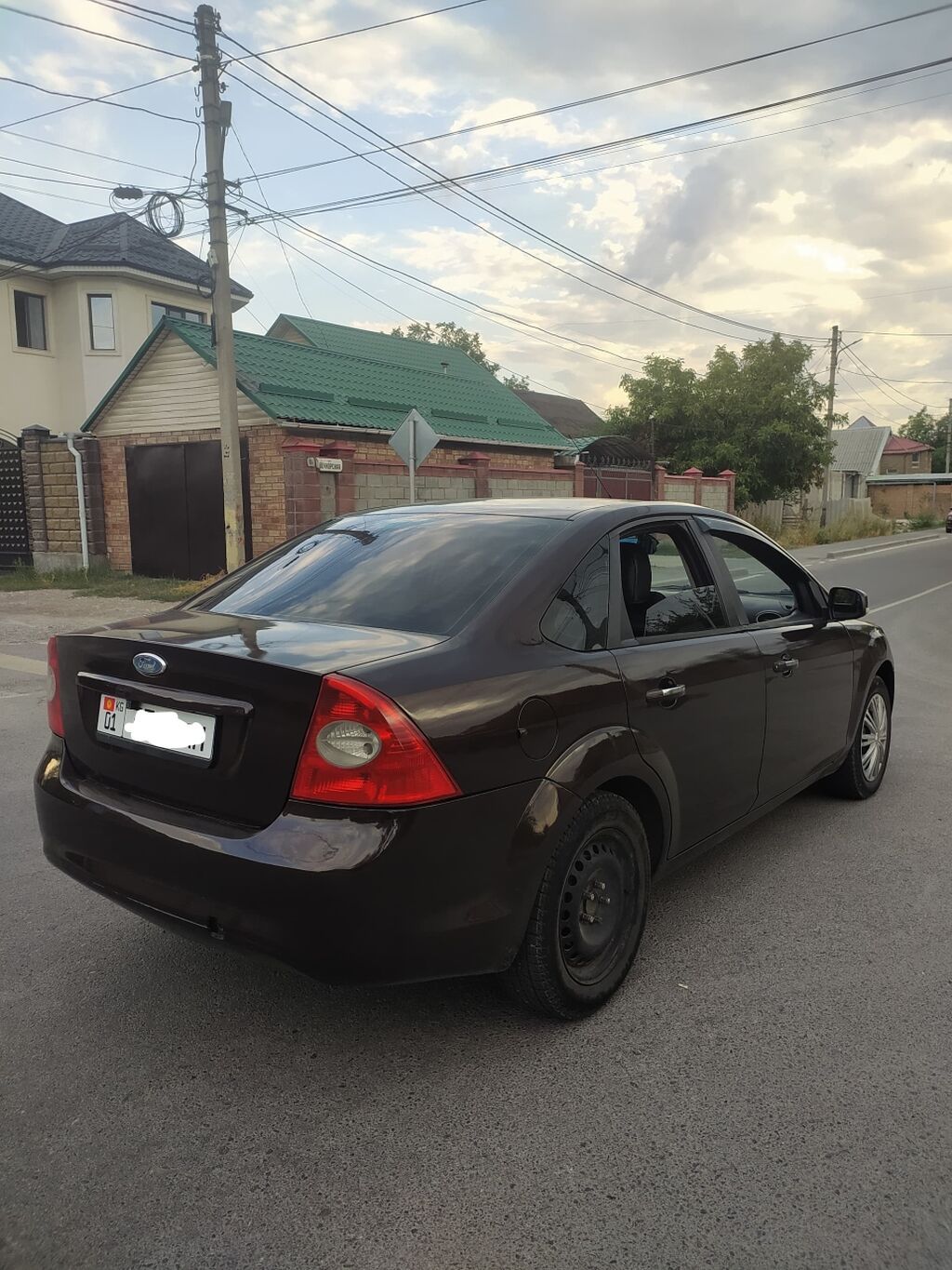 Ford Focus: 2010 г., 1.6 л, Механика, Газ, Седан: фото 4