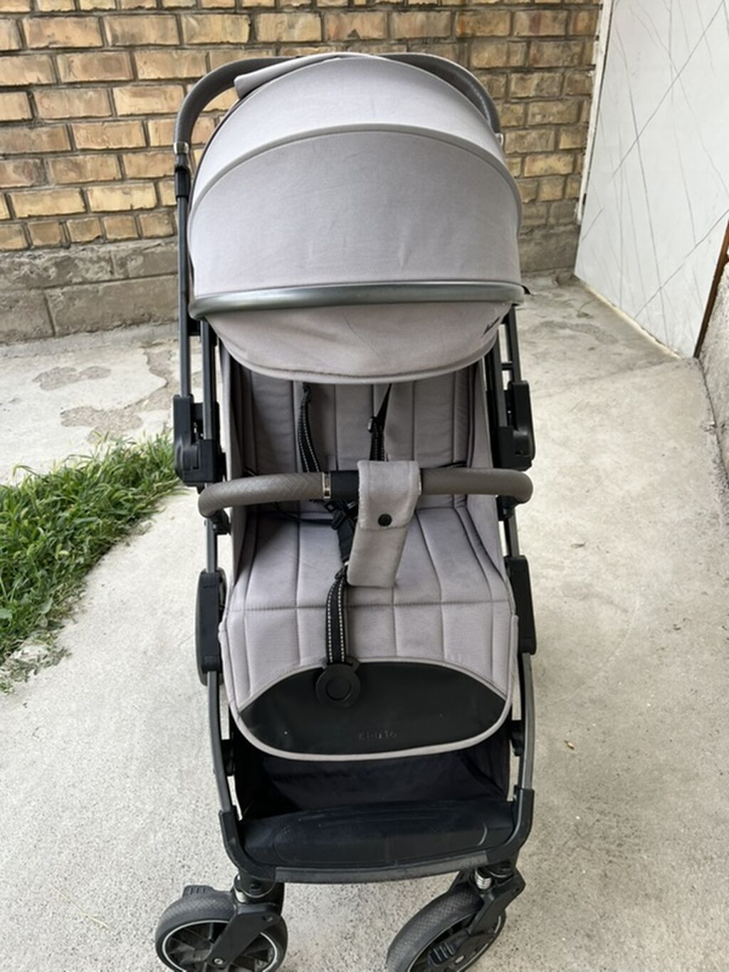 Прогулочная коляска Kidilo (серый цвет) Состояние отличное!нет: фото 2