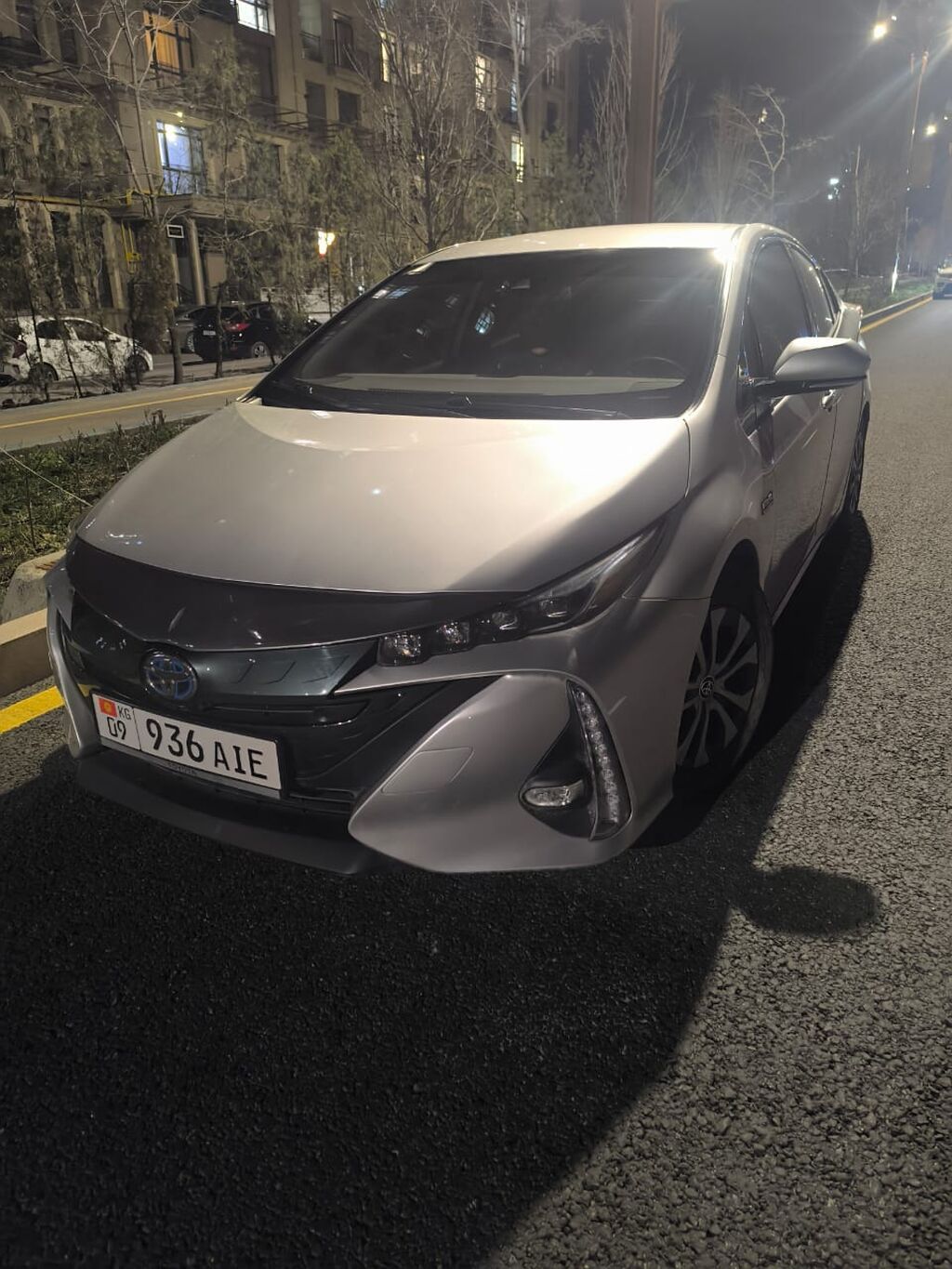 Toyota Prius: 2020 г., 1.8 л, Автомат, Гибрид, Хэтчбэк: фото 4