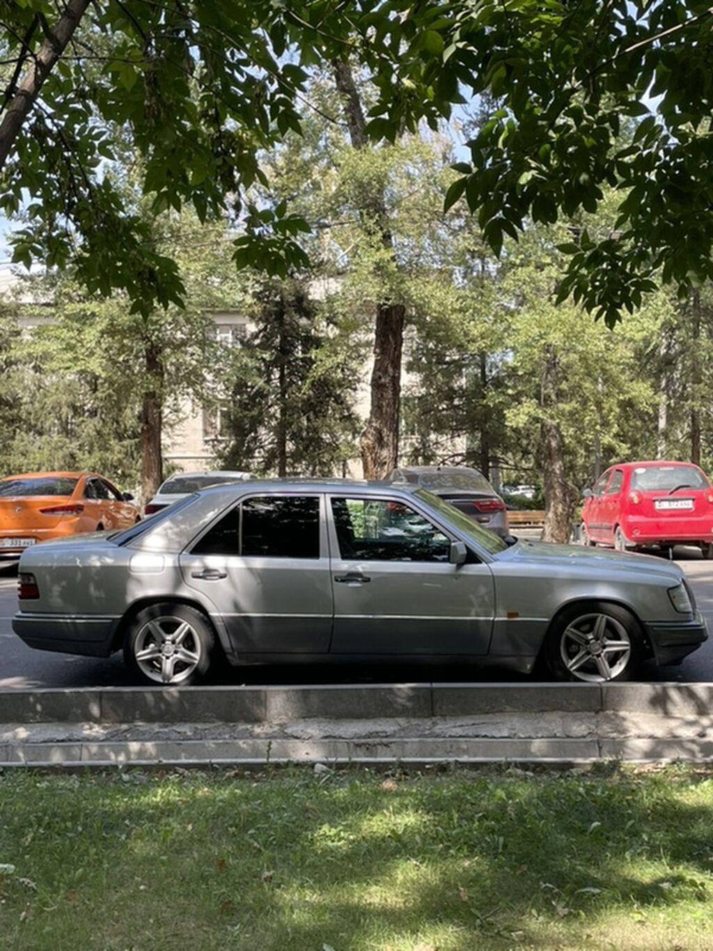Mercedes-Benz W124: 1993 г., 3.2 л, Автомат, Бензин, Седан: фото 6