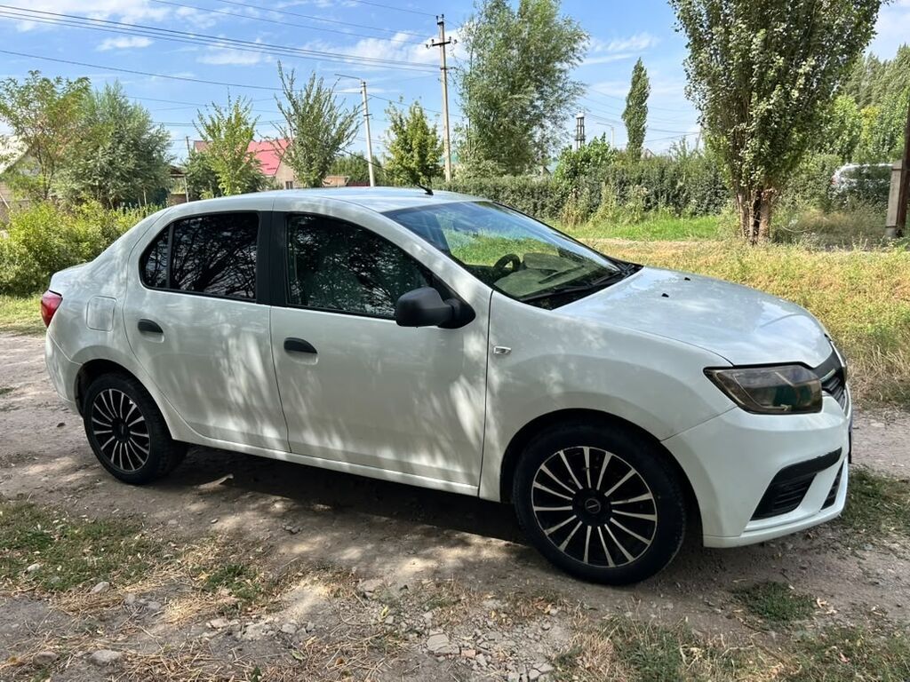 Renault Logan: 2019 г., 1.6 л, Механика, Гибрид, Седан: фото 2