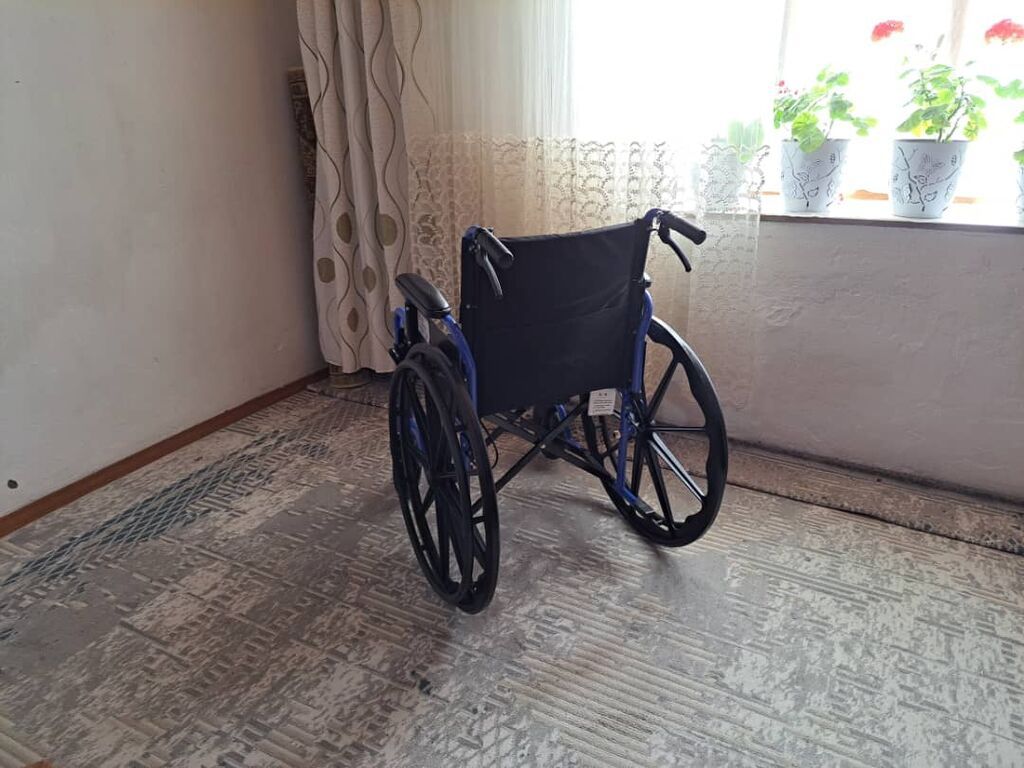Инвалидная коляска с ручным приводом - Легкая складная рама из: фото 3