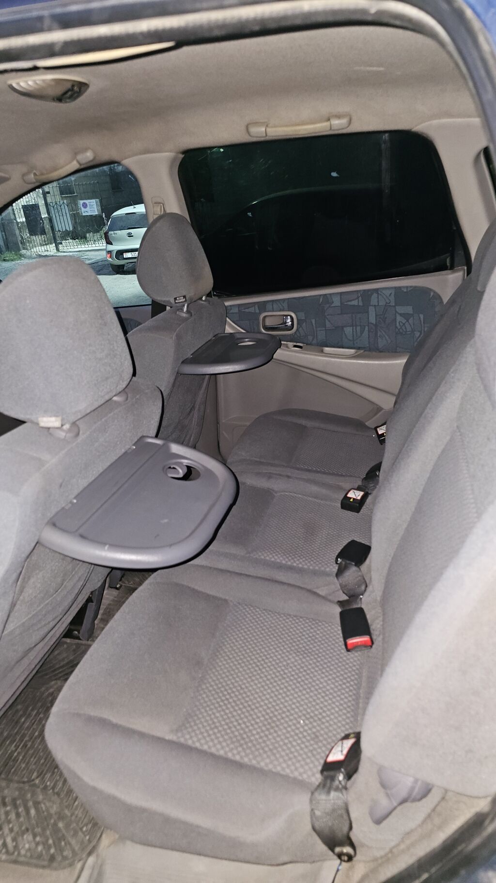 Nissan Almera Tino: 2001 г., 1.8 л, Механика, Бензин, Минивэн: фото 7