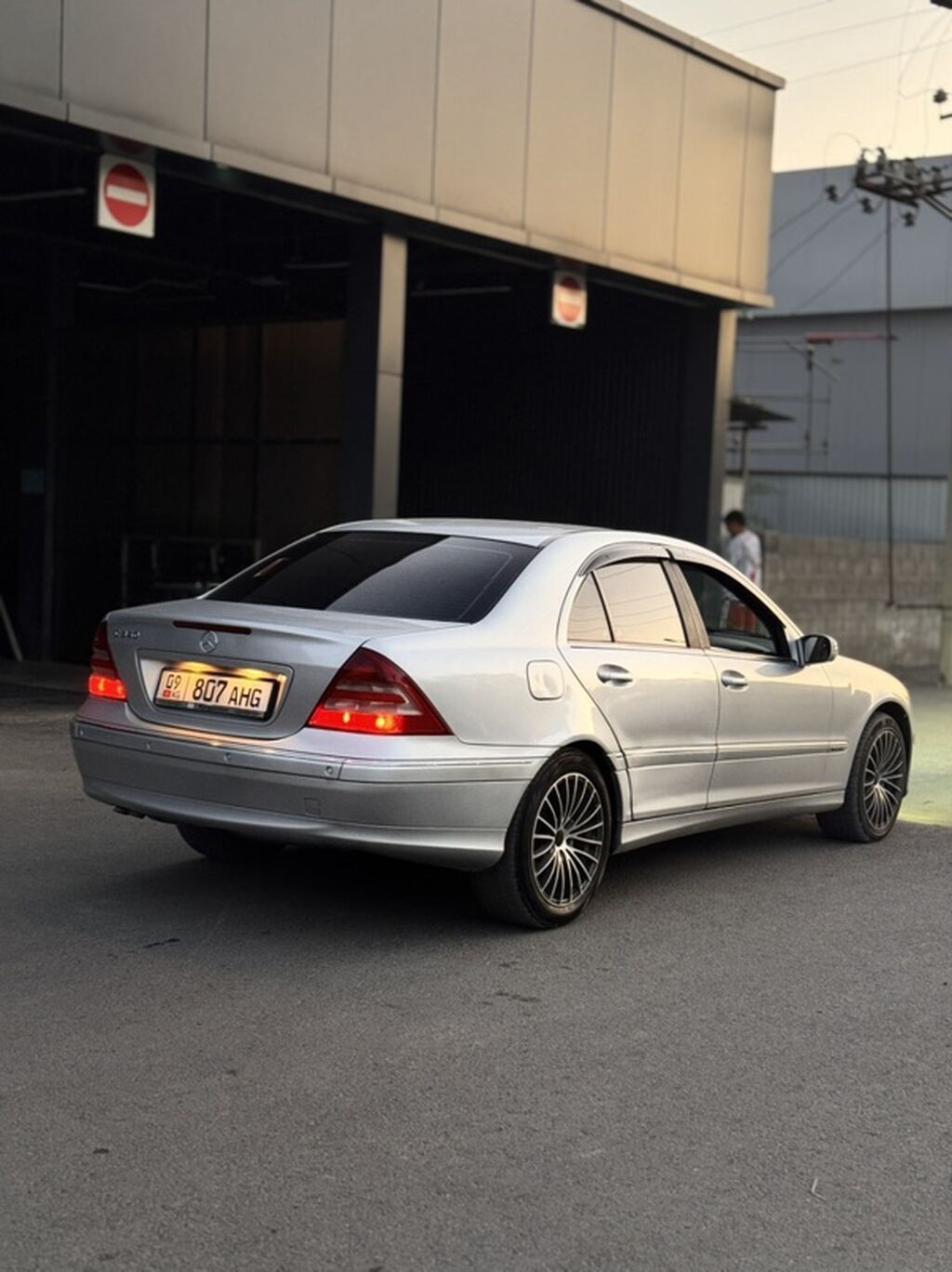 Mercedes-Benz C-Class: 2005 г., 3 л, Автомат, Бензин, Седан: фото 5