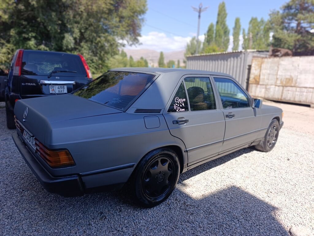 Mercedes-Benz 190: 1988 г., 2 л, Механика, Дизель, Седан: фото 5