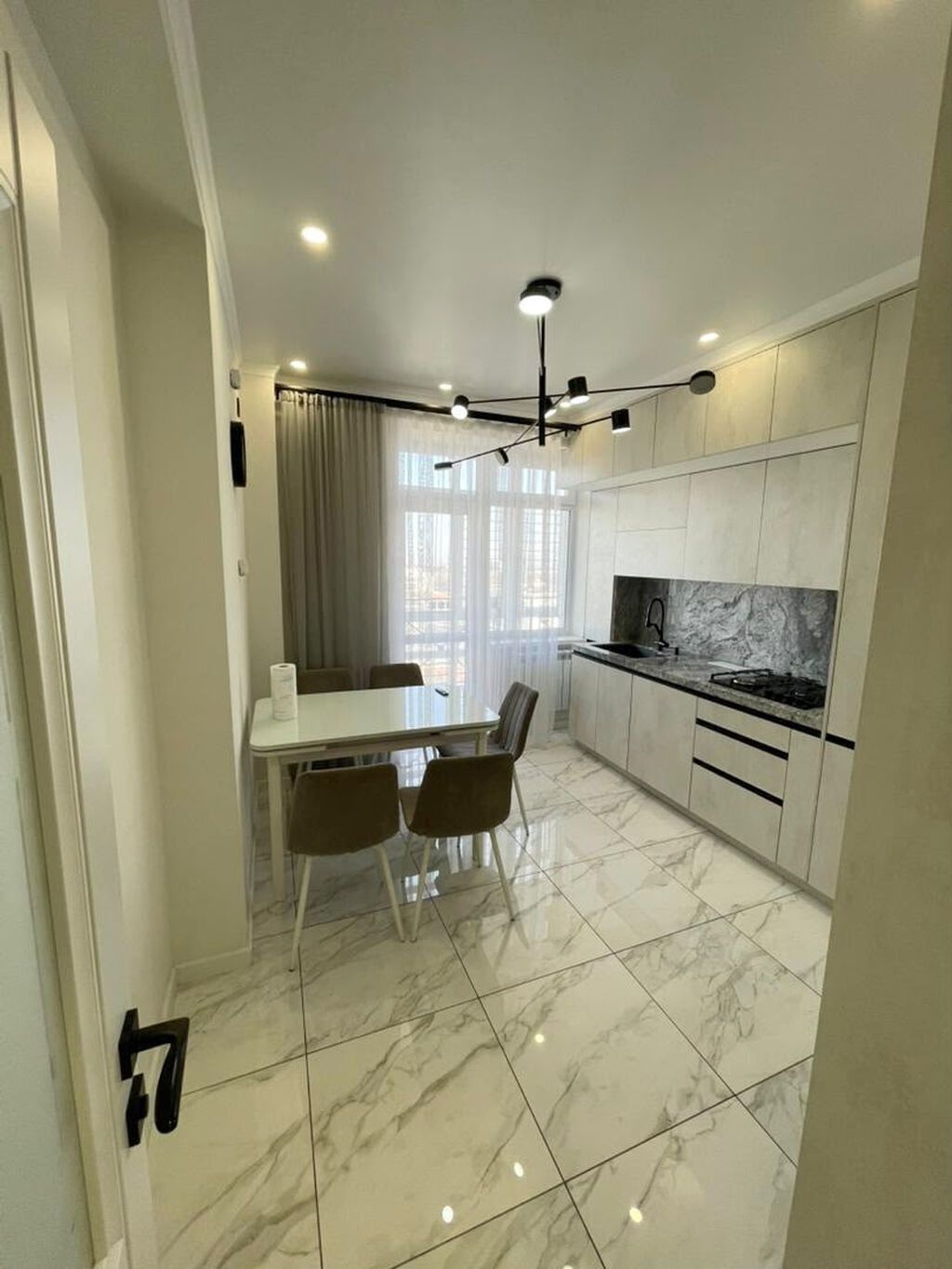 A 3 bedroom apartment for rent in the heart of the capital, in the: фото 6