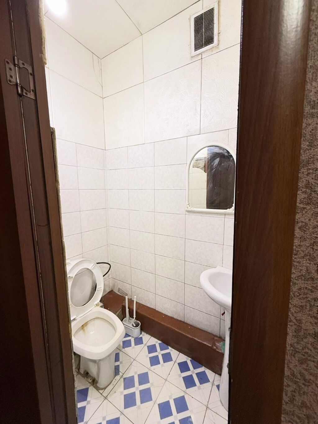 2 комнаты, 54 м², Восток-5 мкр 106 серия, 1 этаж, Старый ремонт: фото 7