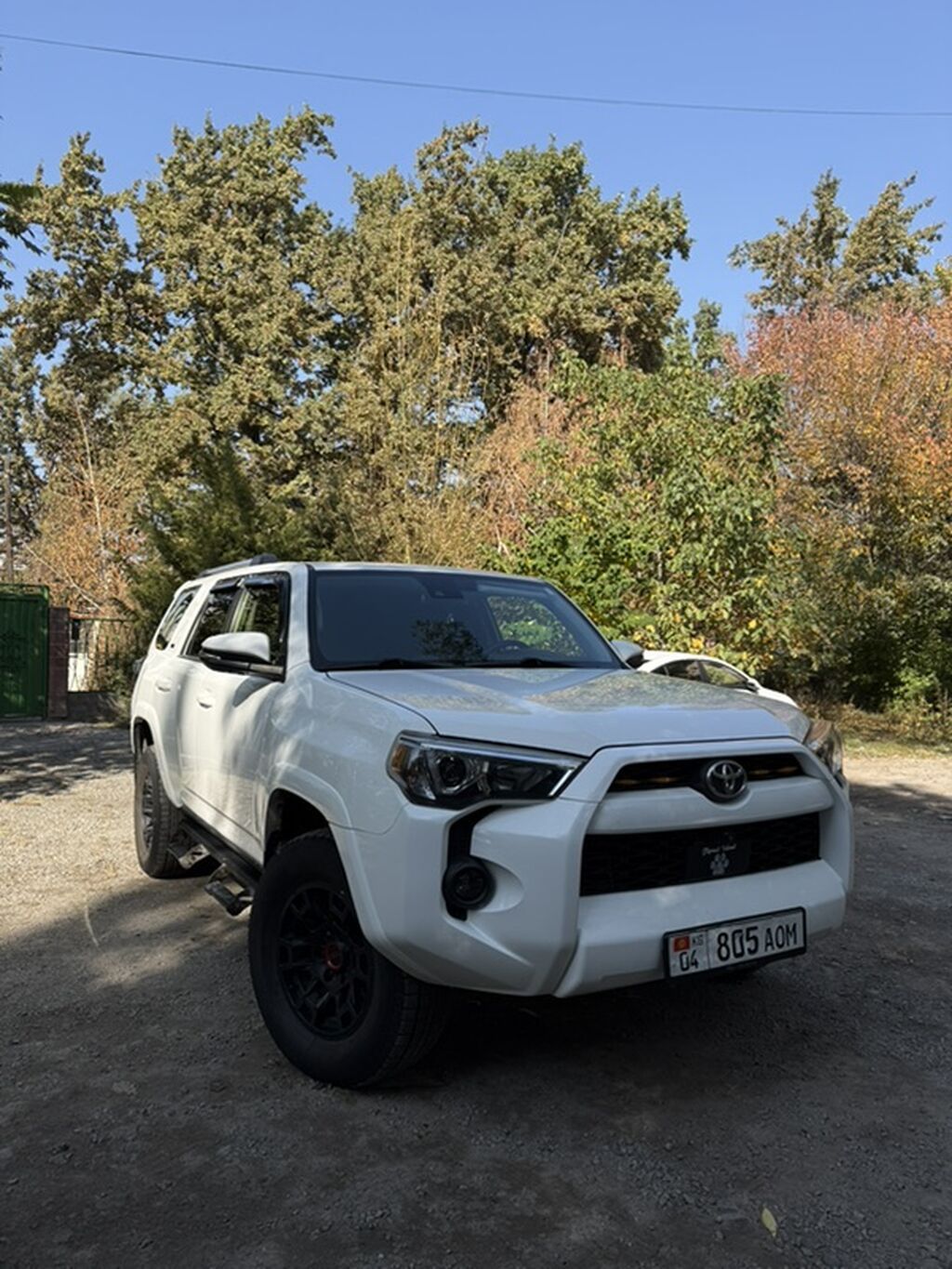 Toyota 4Runner: 2022 г., 4 л, Автомат, Бензин, Внедорожник: фото 1