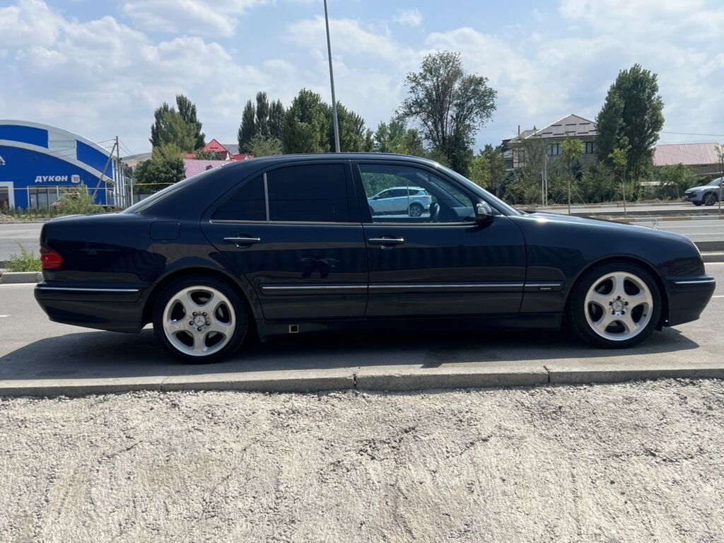 Mercedes-Benz E-Class: 2001 г., 3.2 л, Автомат, Бензин, Седан: фото 2