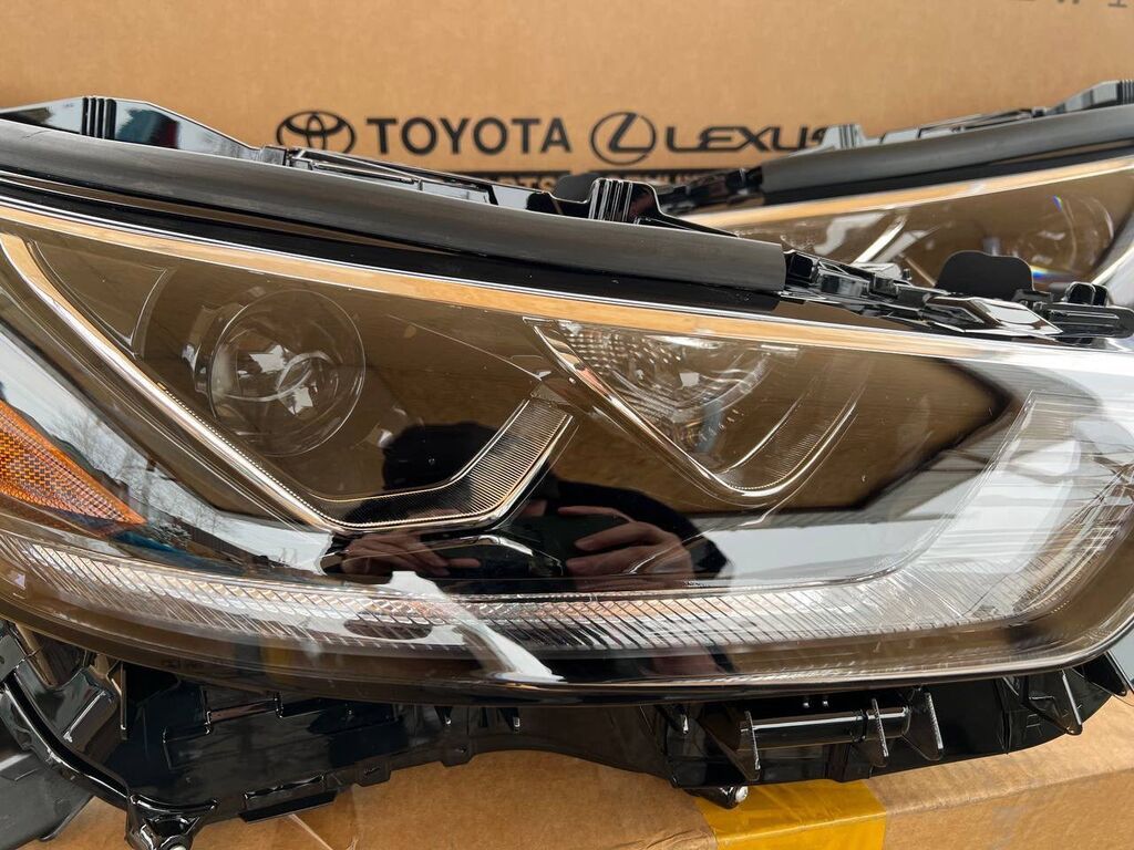 Передние фары на Toyota highlander: фото 1