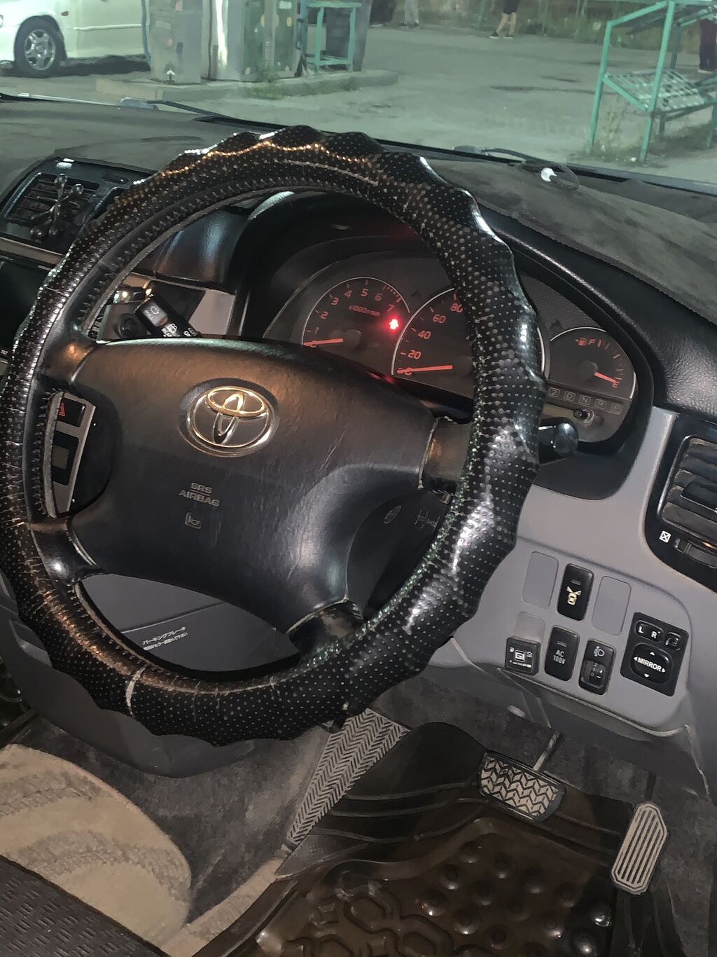 Toyota Avensis Verso: 2003 г., 2.4 л, Автомат, Газ, Минивэн — фото 5